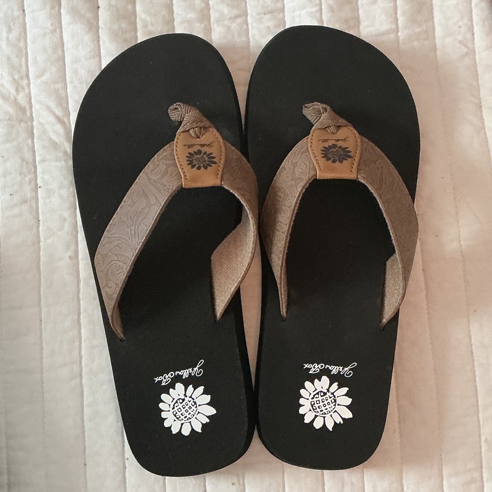Yellow Box Tan and Black Sandals